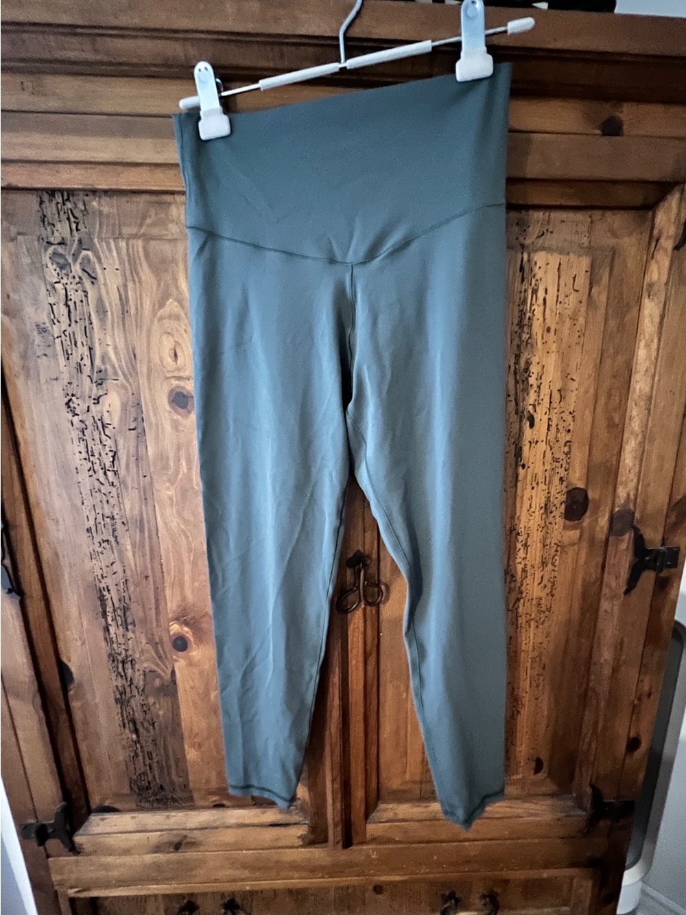 Aerie Yoga Leggings in Olive Green - Picture 3 of 4